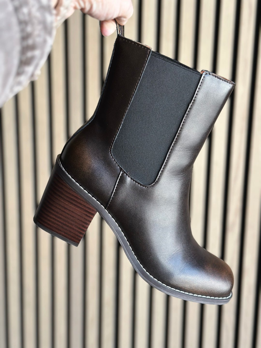 Dakota – Heeled Chelsea Booties