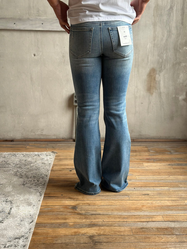 The Asa Mid-Rise Jeans