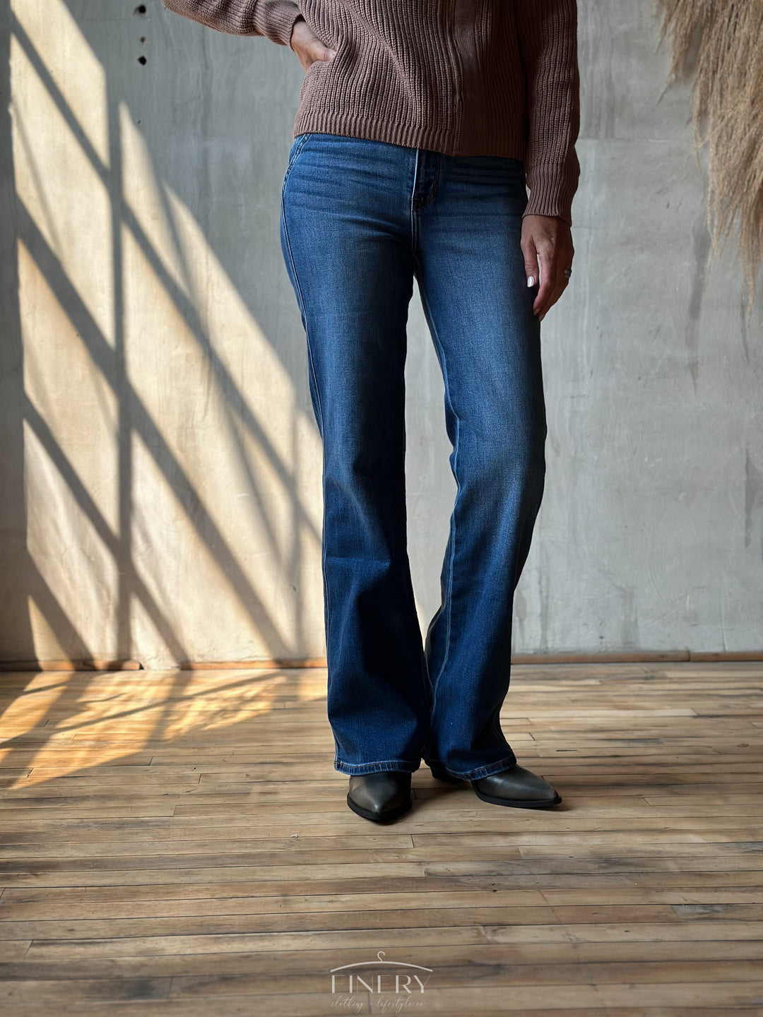 Celia HR Flare Jeans