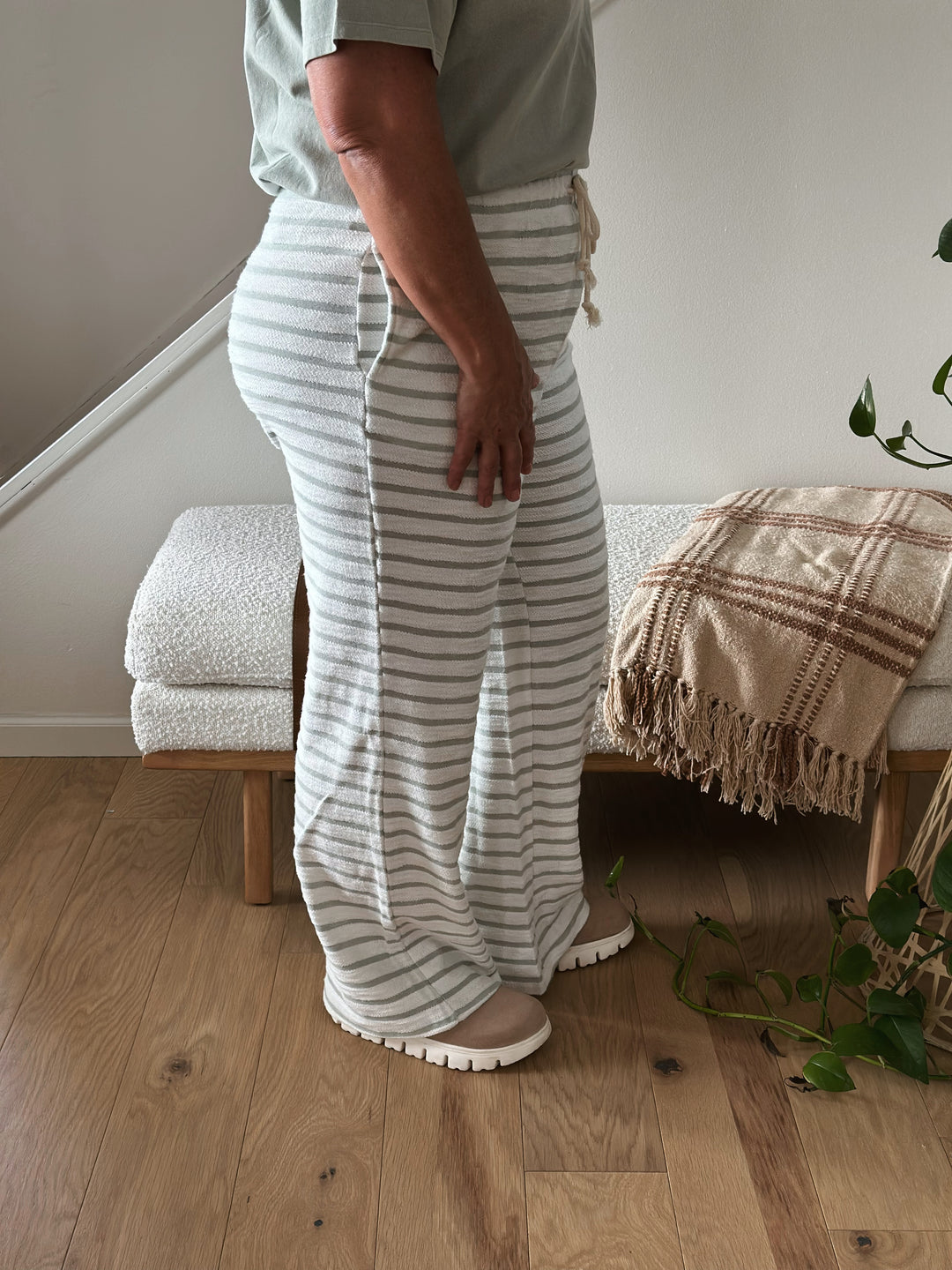 Compliment Magnet Pants