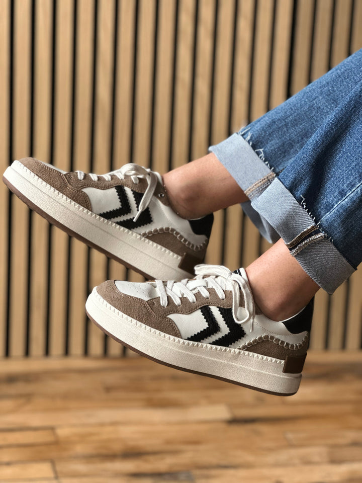 Oculus Sneaker