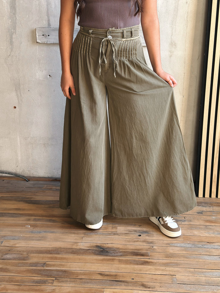 Nelson Pinktuck Pants