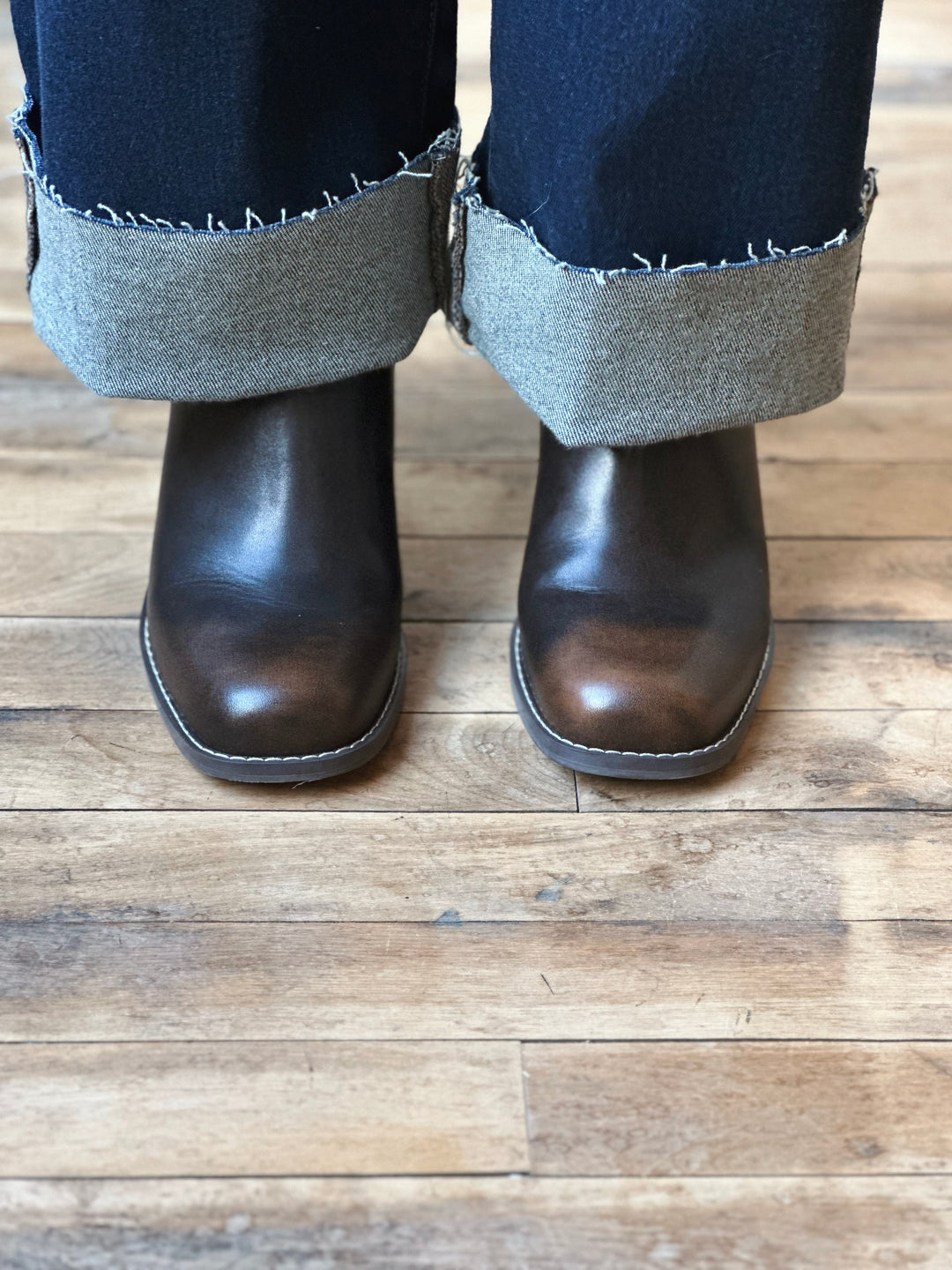 Dakota – Heeled Chelsea Booties
