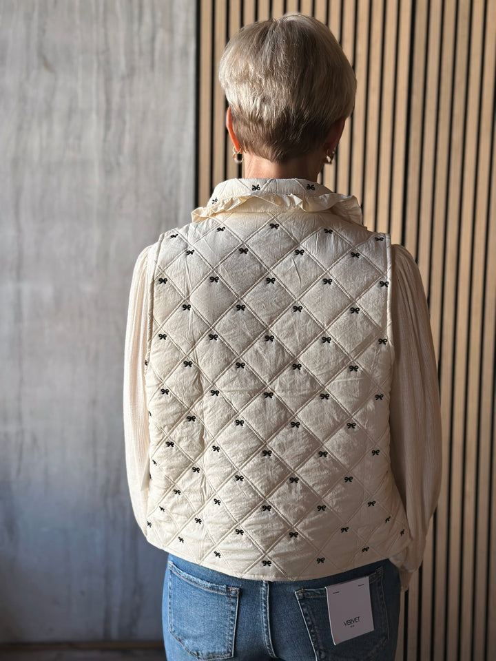 Thea Vest