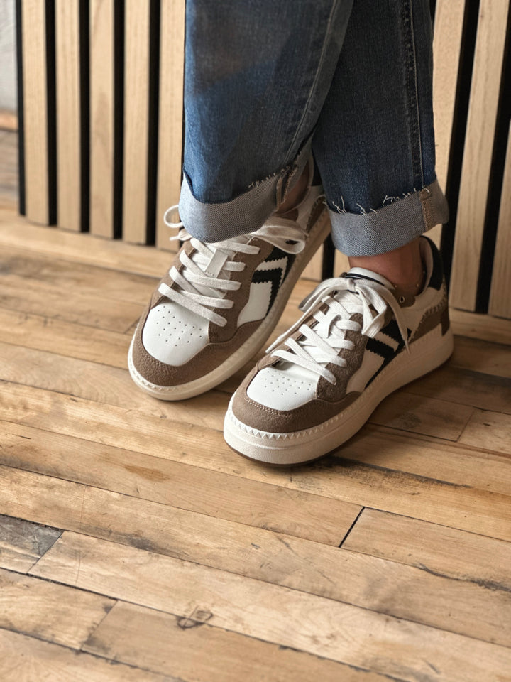 Oculus Sneaker