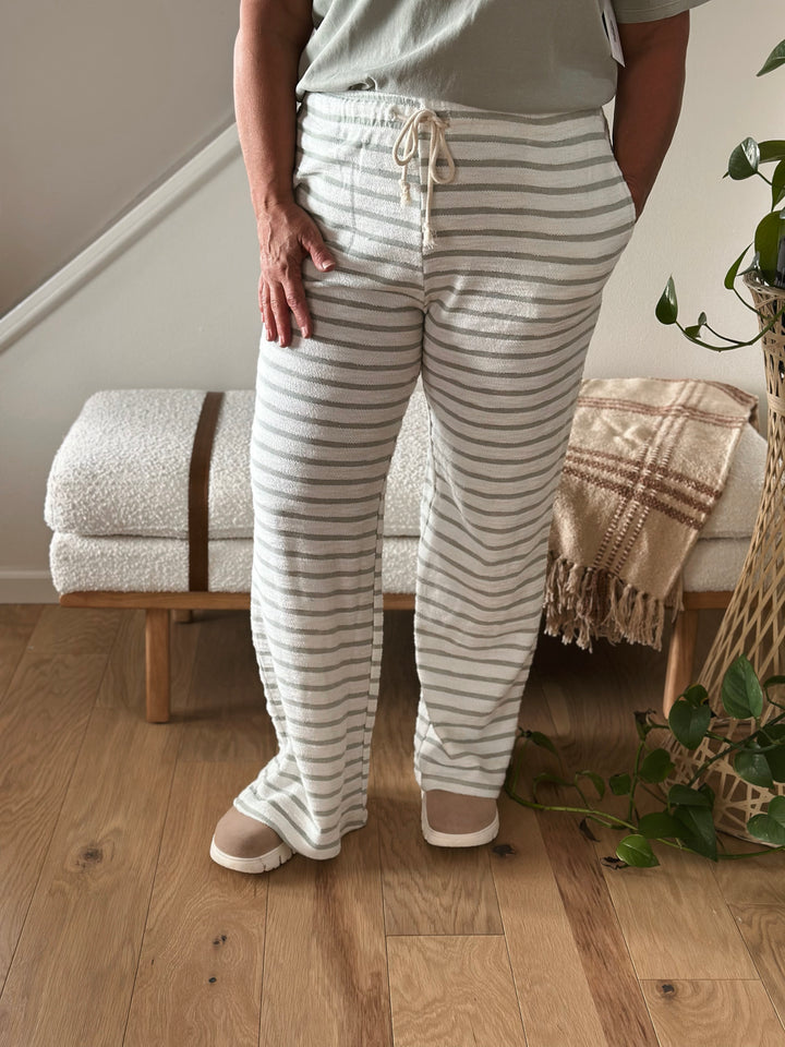 Compliment Magnet Pants