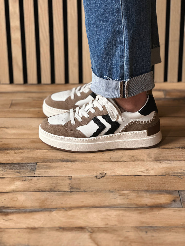 Oculus Sneaker