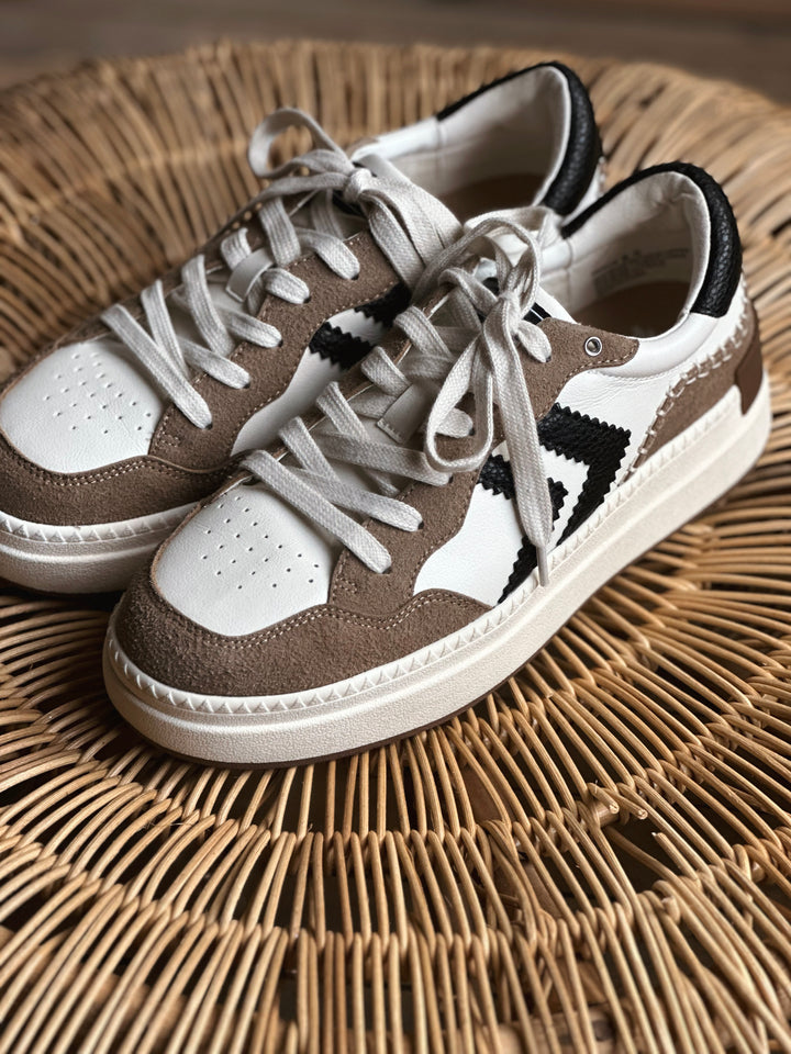 Oculus Sneaker