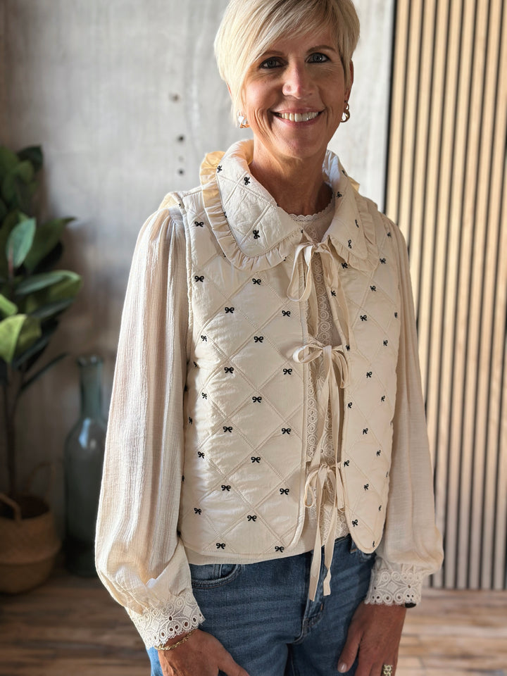 Thea Vest