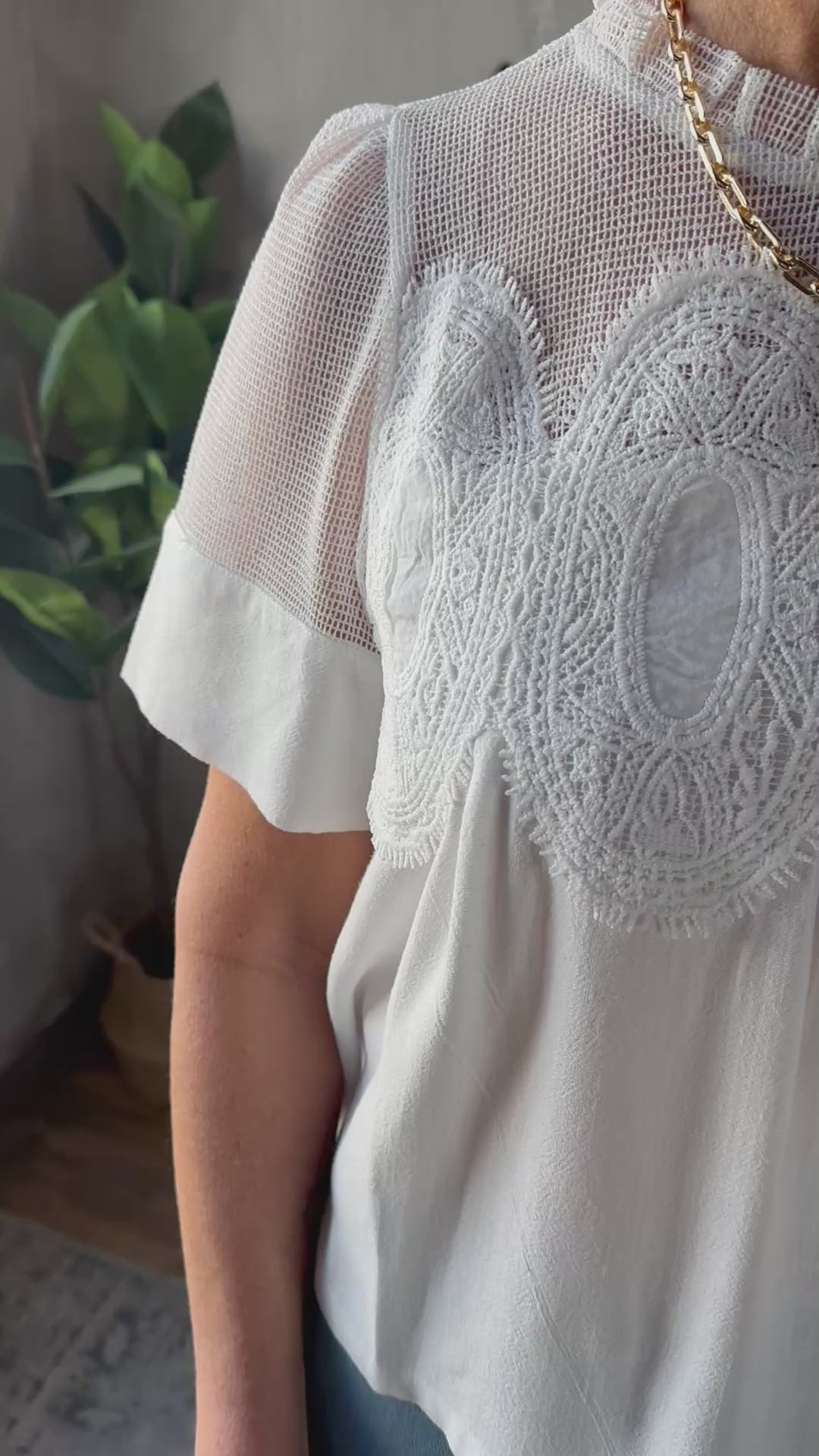 The Delicate Linen Blouse