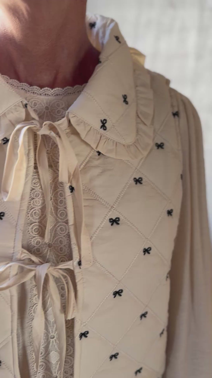 Thea Vest