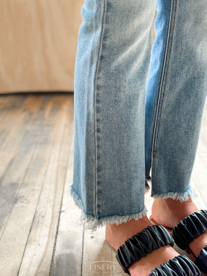 Happi Day Cropped Flare
